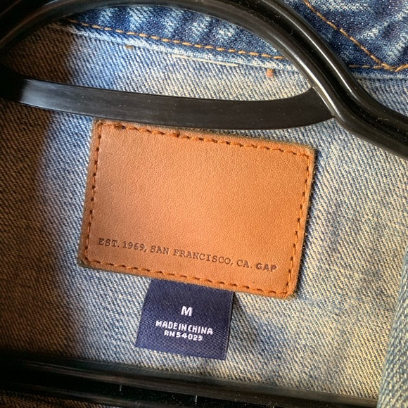 GAP Jean Jacket - Picture 2 of 3